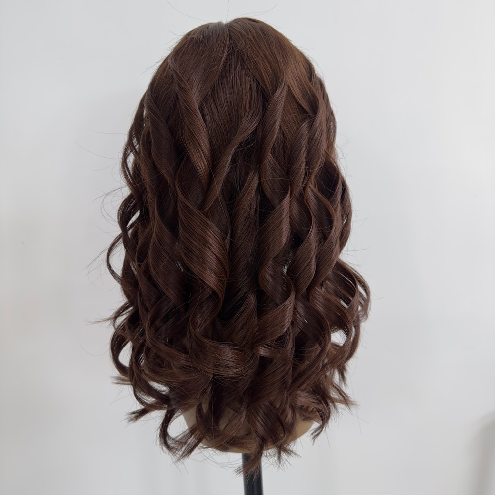 HER NAME: KYLIE J LONG BOB (LIGHT BROWN)
